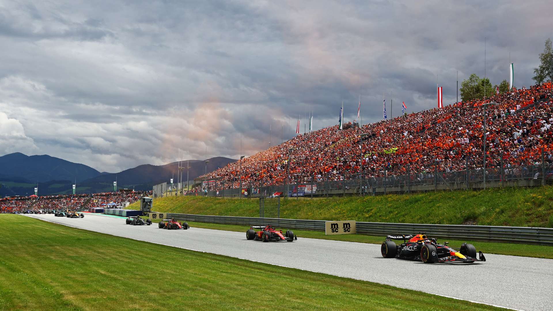 俱樂部杯賽場激戰 皮特森25分10板立功 趙睿傷退離場 米奇23分17板助新疆拒絕逆轉戰勝青島.