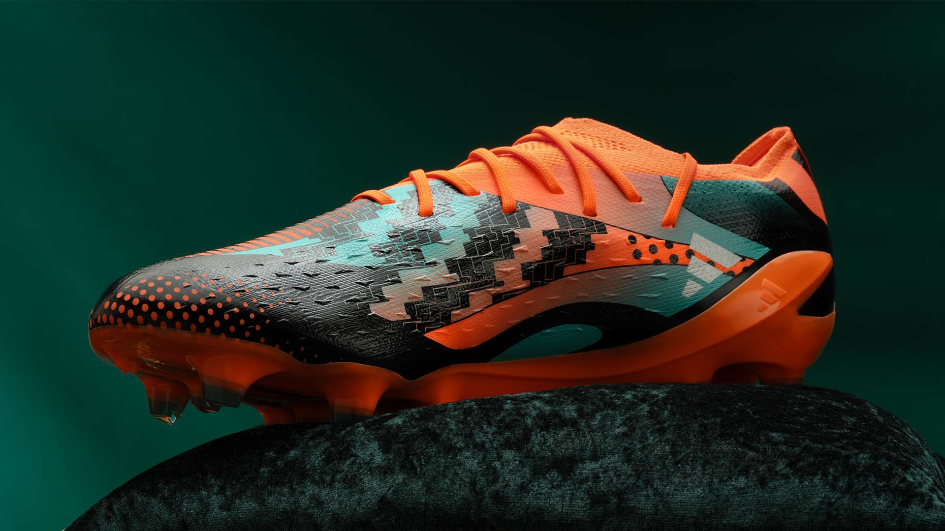 梅西加盟巴黎聖日耳曼 將選擇出道時的30號球衣.