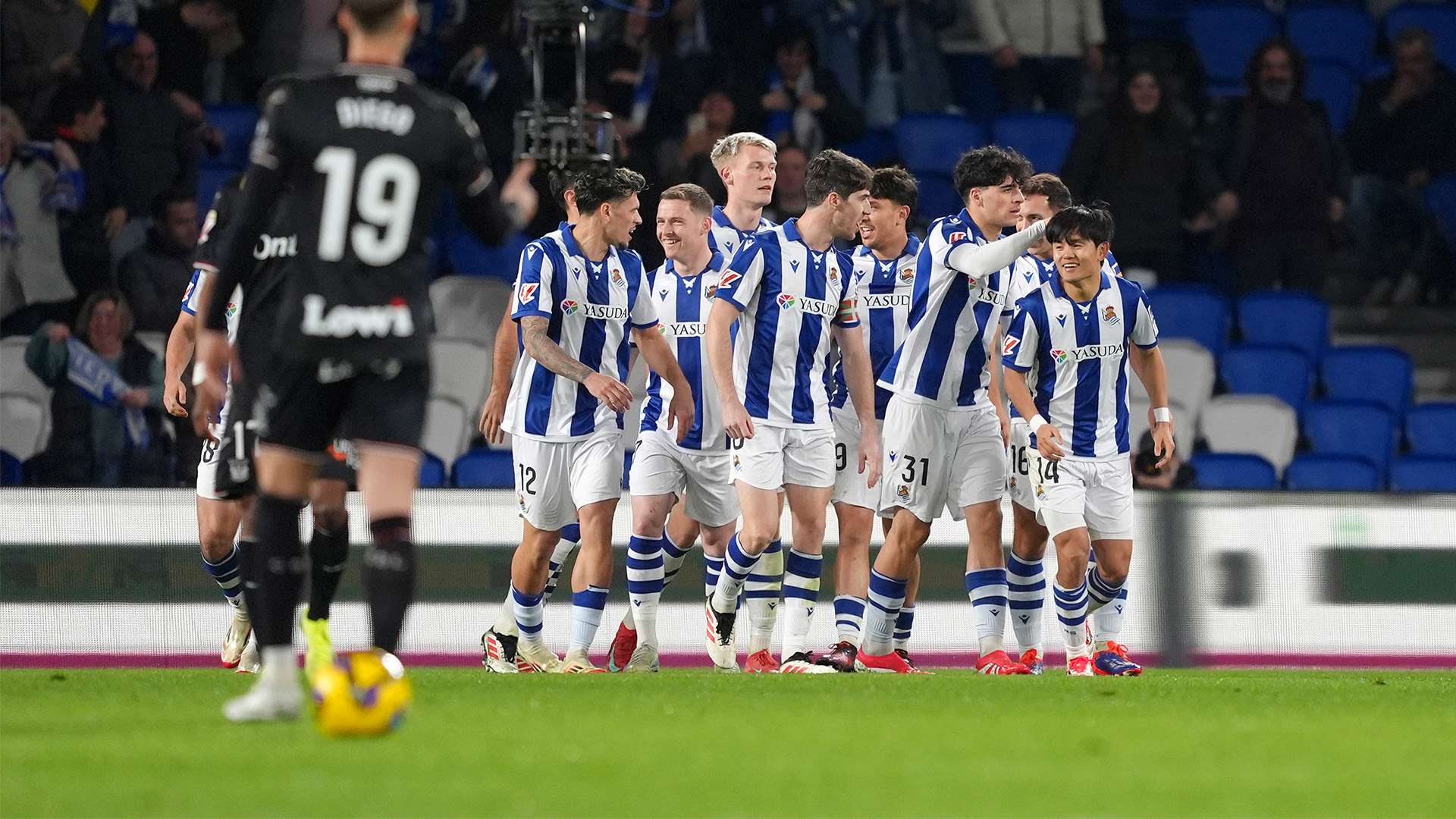 雷恩總監：皇馬求購卡馬文加，無法讓球員留隊.